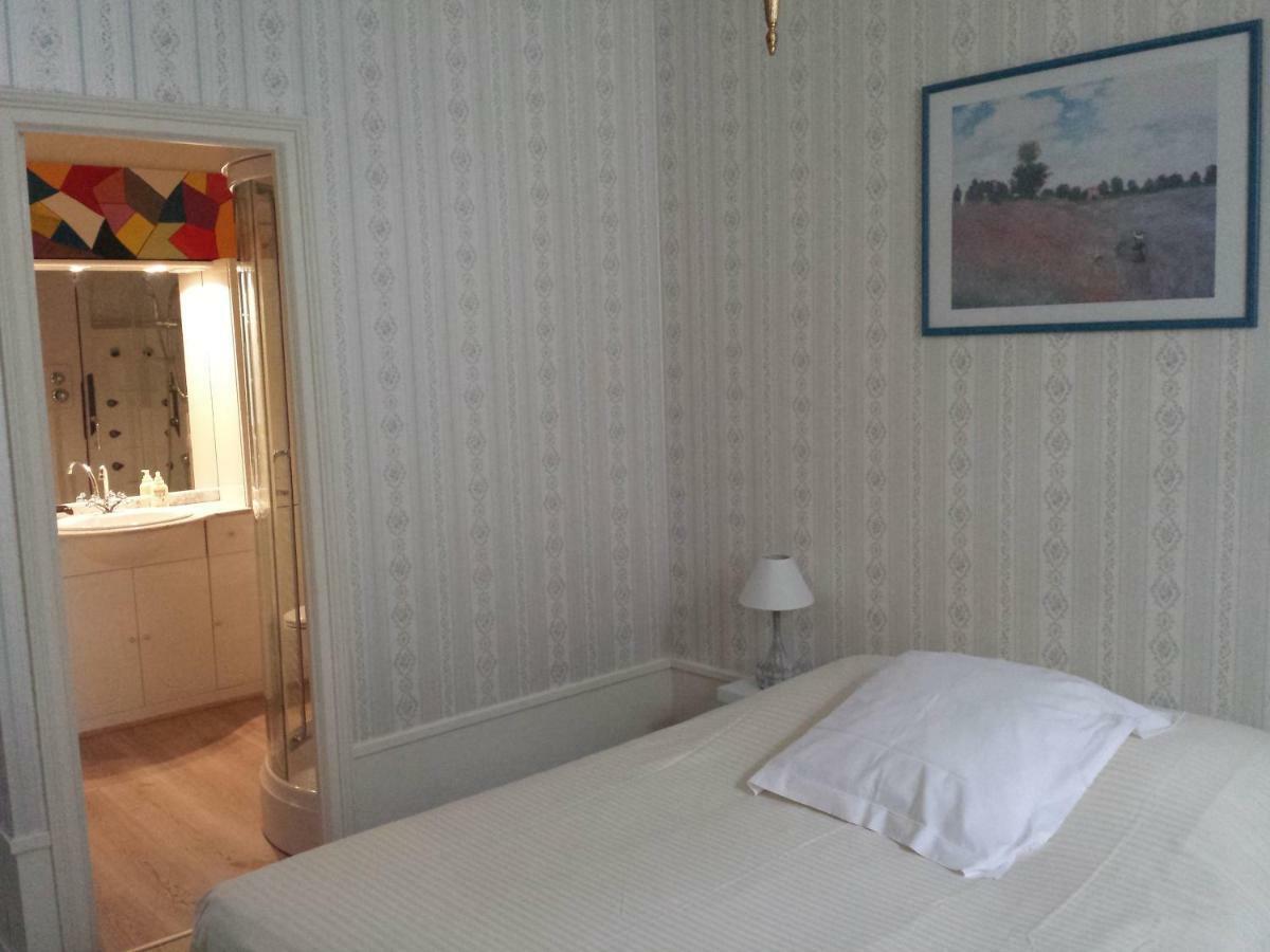 Le Domaine Des Bois Bed and Breakfast Mauzé-Thouarsais Kamer foto